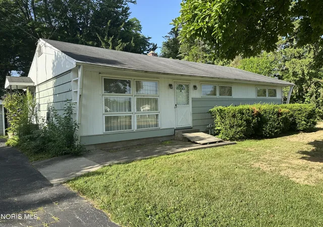 Homes for sale in Toledo, OH | 245 W State Line Rd, Toledo, OH 43612 | MLS# 10009871