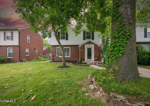Homes for sale in Toledo, OH | 2360 Cheltenham Rd, Toledo, OH 43606 | MLS# 10009927