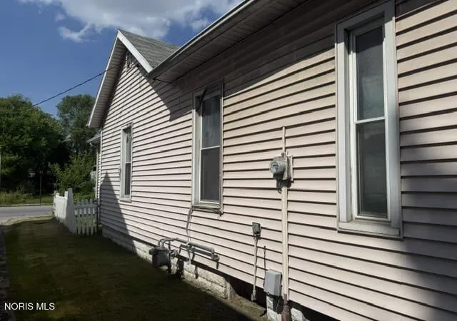Photo 3 of Single family home for sale at 819 Nebraska Ave, Toledo, OH 43607 | MLS# 10009973 | Listing updated on 2026-07-15