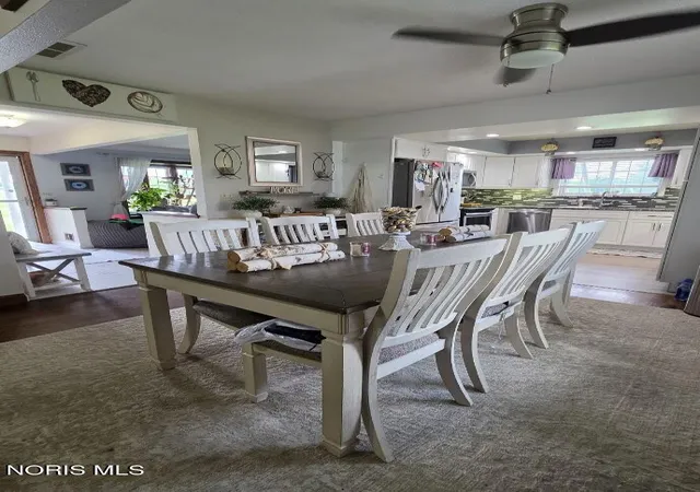 Photo 3 of Single family home for sale at 28920 Bates Rd, Perrysburg, OH 43551 | MLS# 10010053 | Listing updated on 2026-10-08