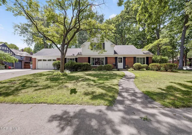 Single family home for sale at 2521 Middlesex Dr, Toledo, OH 43606 | MLS# 10009890 | Listing updated on 2026-09-07