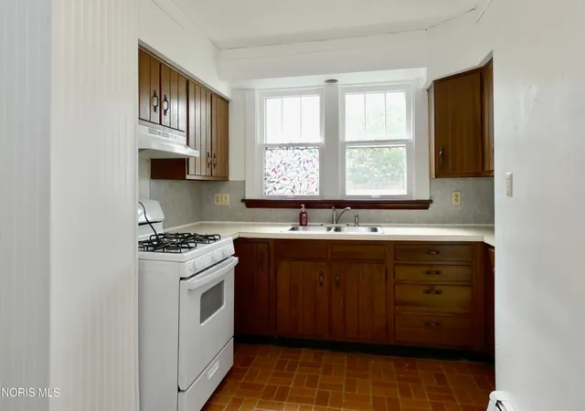 Photo 4 of Single family home for sale at 1506 South Ave, Toledo, OH 43609 | MLS# 10010326 | Listing updated on 2026-08-27