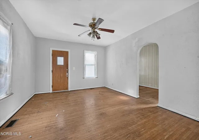 Homes for sale in Toledo, OH | 327 Dexter St, Toledo, OH 43608 | MLS# 10009853