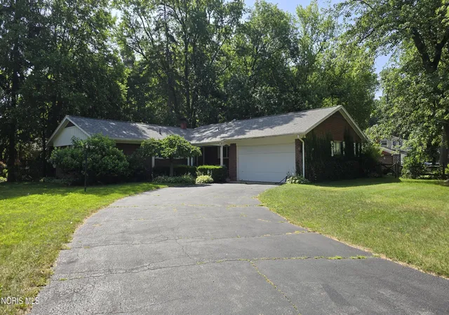 Single family home for sale at 4913 S Arvilla Dr, Toledo, OH 43623 | MLS# 10009922 | Listing updated on 2026-07-21