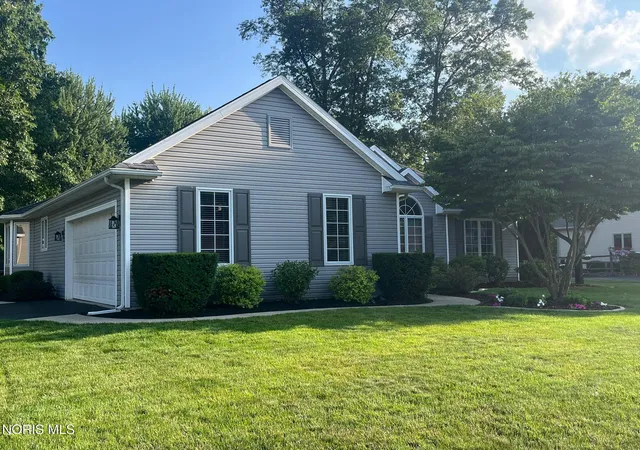 2nd image of 8329 Sycamore Woods Ln, Holland, OH 43528 | MLS# 10009866