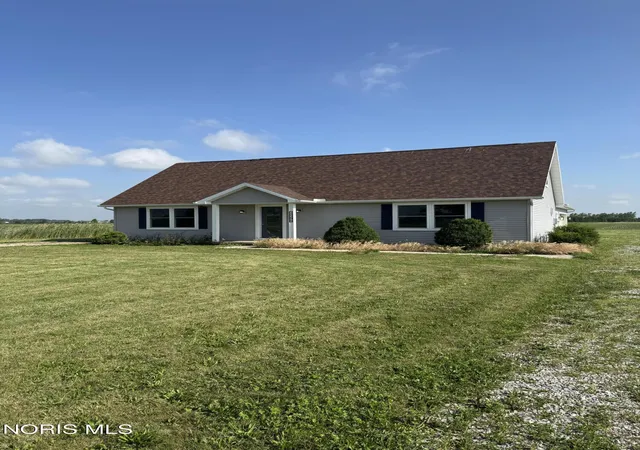Homes for sale in Bowling Green, OH | 12294 Newton Rd, Bowling Green, OH 43402 | MLS# 10009904