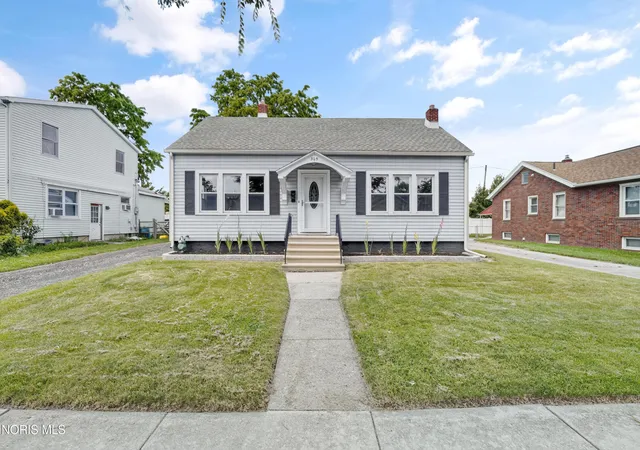 1st image of 303 E William St, Maumee, OH 43537 | MLS# 10009876