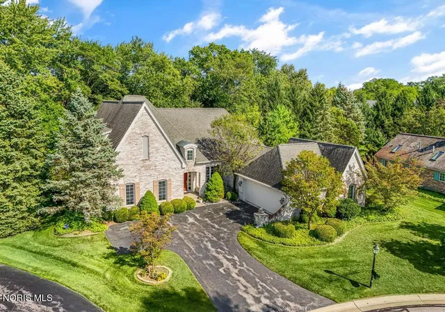 Homes for sale in Ottawa Hills, OH | 15 Stableside Rd, Ottawa Hills, OH 43615 | MLS# 10009889