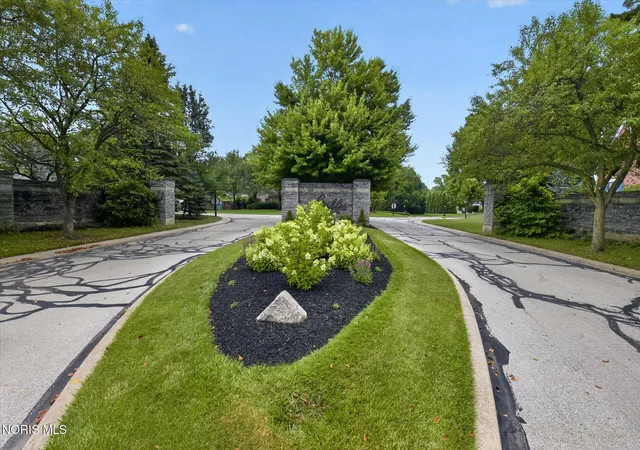 Homes for sale in Ottawa Hills, OH | 15 Stableside Rd, Ottawa Hills, OH 43615 | MLS# 10009889