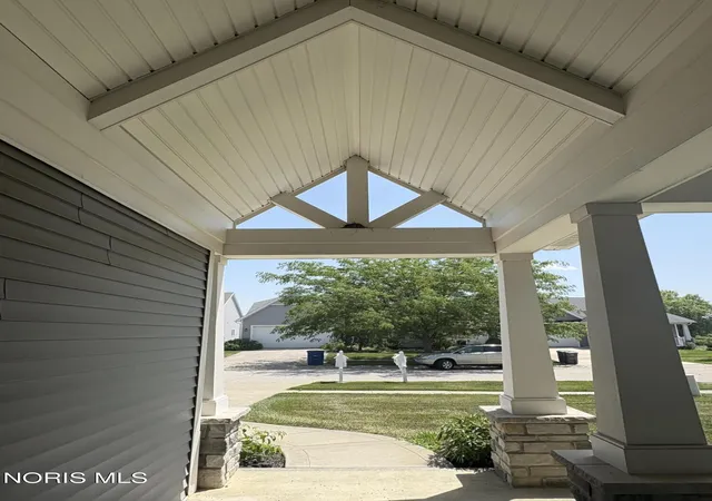 Homes for sale in Perrysburg, OH | 1812 Hidden Ridge Dr, Perrysburg, OH 43551 | MLS# 10009943