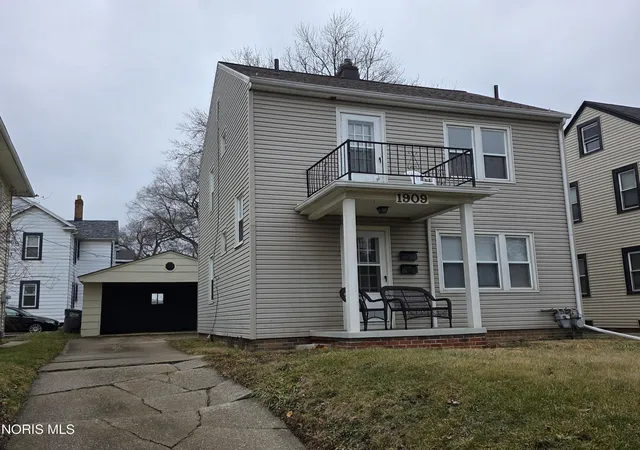 Homes for sale in Toledo, OH | 1909 Wyndhurst Rd, Toledo, OH 43607 | MLS# 10009903