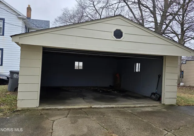 Homes for sale in Toledo, OH | 1909 Wyndhurst Rd, Toledo, OH 43607 | MLS# 10009903