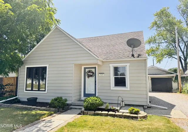 Homes for sale in Edgerton, OH | 324 E Hull St, Edgerton, OH 43517 | MLS# 10009916