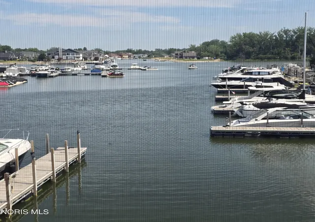 Homes for sale in Marblehead, OH | 2731 E S Harbor Bay Dr #1122, Marblehead, OH 43440 | MLS# 10009996
