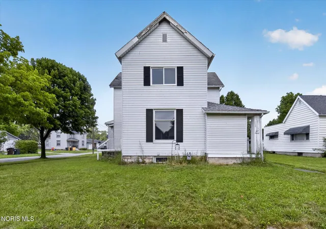 Photo 3 of Single family home for sale at 130 Apple St, Tiffin, OH 44883 | MLS# 10011182 | Listing updated on 2026-08-27