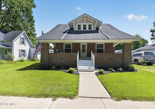 Homes for sale in Liberty Center, OH | 114 E Cherry St, Liberty Center, OH 43532 | MLS# 10009985