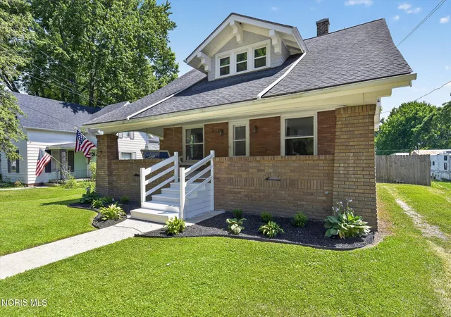 Homes for sale in Liberty Center, OH | 114 E Cherry St, Liberty Center, OH 43532 | MLS# 10009985