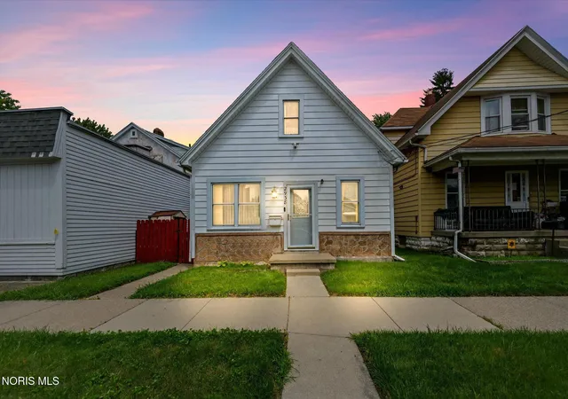 Photo 1 of Single family home for sale at 2938 Hartman St, Toledo, OH 43608 | MLS# 10010073 | Listing updated on 2026-07-20