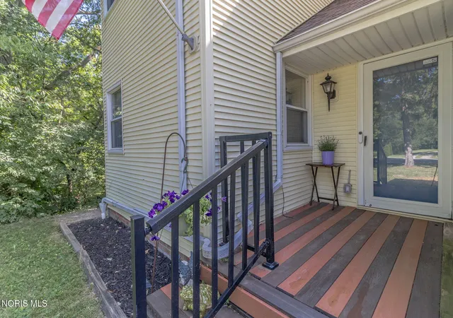 Homes for sale in Perrysburg, OH | 28570 Simmons Rd, Perrysburg, OH 43551 | MLS# 10009997