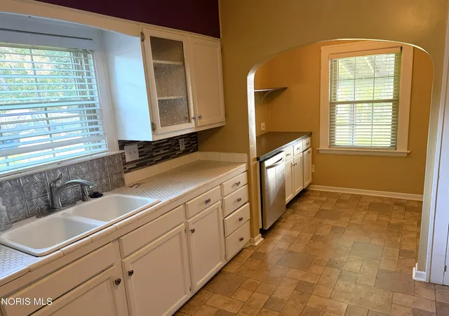 2nd image of 3747 Stannard Dr, Toledo, OH 43613 | MLS# 10009967