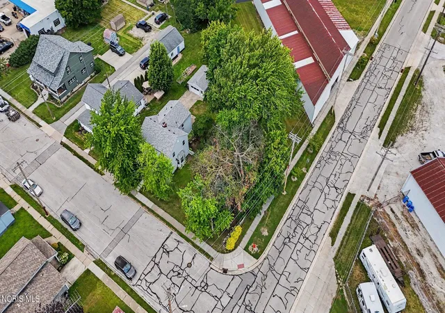 Homes for sale in Genoa, OH | 106 E 5th St, Genoa, OH 43430 | MLS# 10009955
