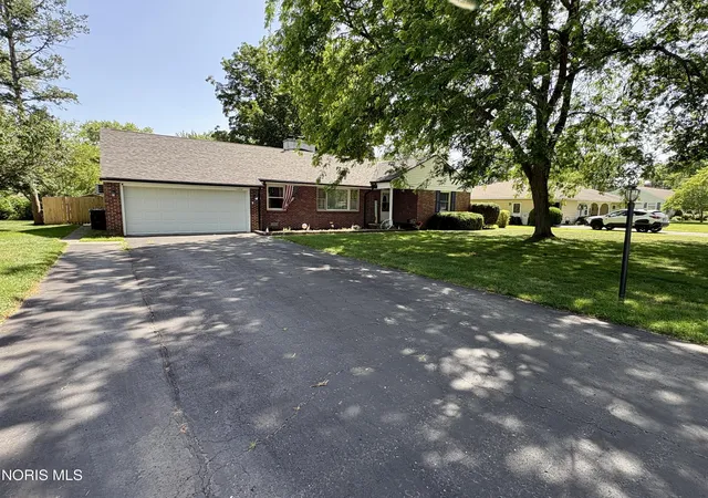 Photo 2 of Single family home for sale at 1235 Jefferson Rd, Fostoria, OH 44830 | MLS# 10009954 | Listing updated on 2026-07-04