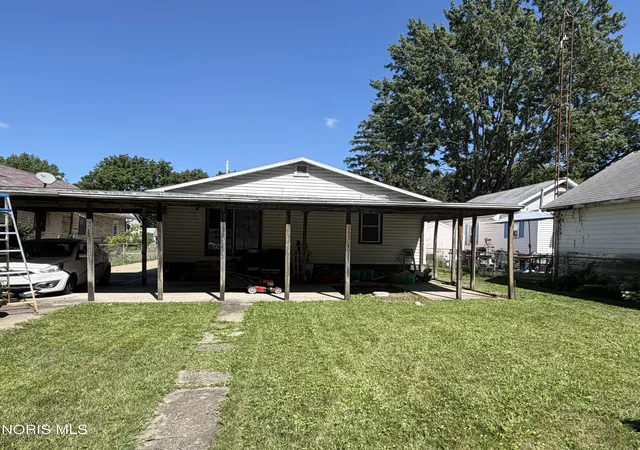 Photo 3 of Single family home for sale at 5839 Artwell Dr, Sylvania, OH 43560 | MLS# 10009984 | Listing updated on 2026-10-01