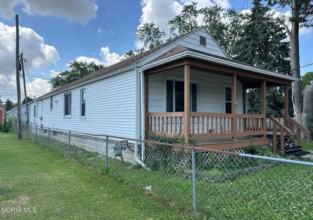 3rd image of 4120 Waltham Rd, Northwood, OH 43619 | MLS# 10009962