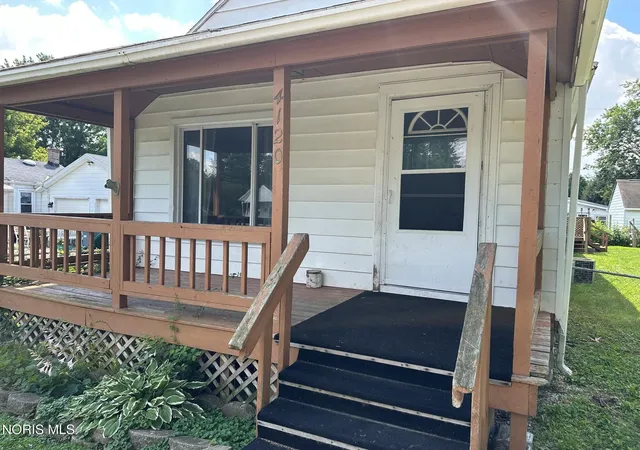 4th image of 4120 Waltham Rd, Northwood, OH 43619 | MLS# 10009962