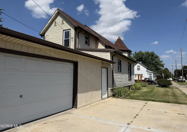 Homes for sale in Fremont, OH | 1004 Alger St, Fremont, OH 43420 | MLS# 10010030
