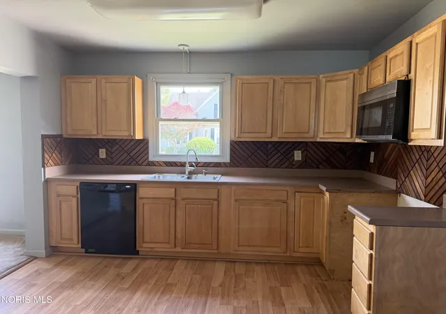 Homes for sale in Fremont, OH | 1004 Alger St, Fremont, OH 43420 | MLS# 10010030