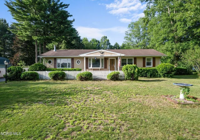 Homes for sale in Holland, OH | 8117 Angola Rd, Holland, OH 43528 | MLS# 10009981
