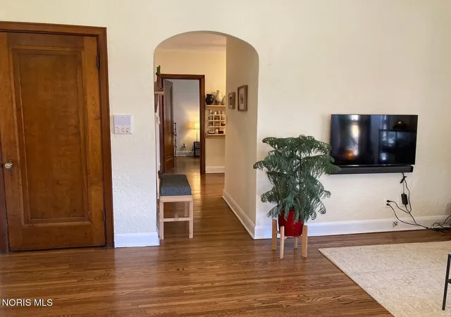 Listing Photo 2 - Condo for sale in building located at 428 Islington St, Toledo, OH 43610 - Unit #