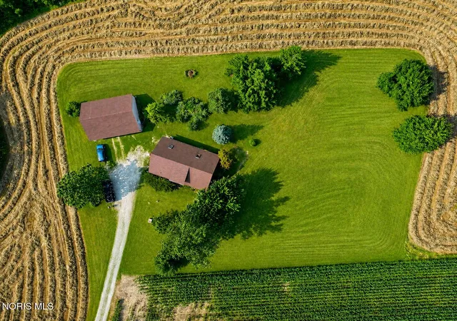 Photo 4 of Single family home for sale at 305 S Toussaint Portage Rd, Oak Harbor, OH 43449 | MLS# 10009995 | Listing updated on 2026-07-16