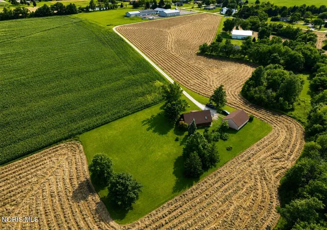 Photo 5 of Single family home for sale at 305 S Toussaint Portage Rd, Oak Harbor, OH 43449 | MLS# 10009995 | Listing updated on 2026-07-16