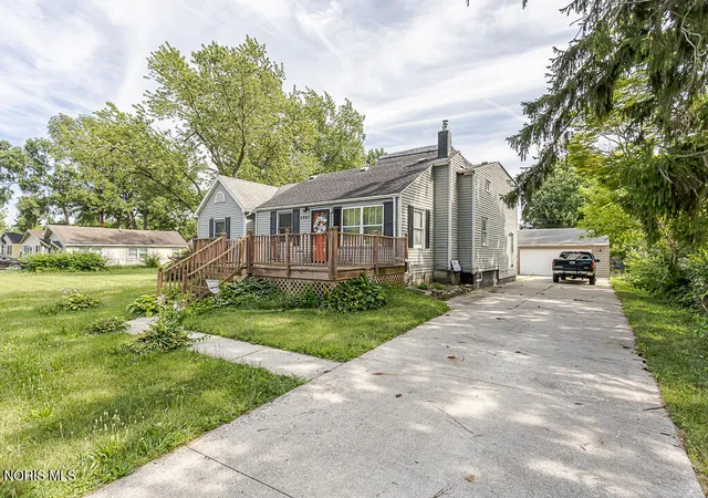 Homes for sale in Toledo, OH | 5043 Saint Aubin Dr, Toledo, OH 43615 | MLS# 10010017