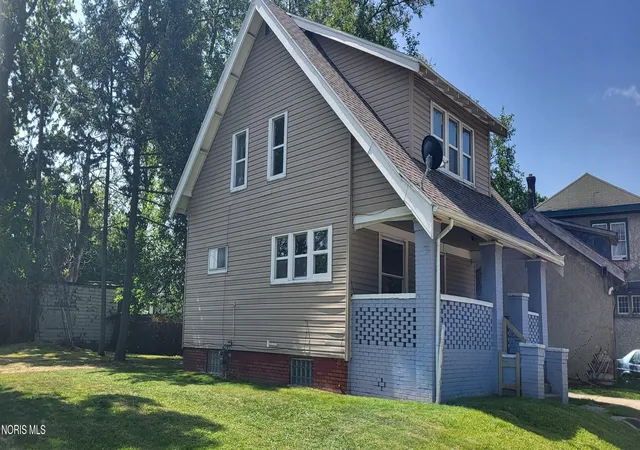 Photo 2 of Single family home for sale at 3402 N Detroit Ave, Toledo, OH 43610 | MLS# 10010018 | Listing updated on 2026-07-03