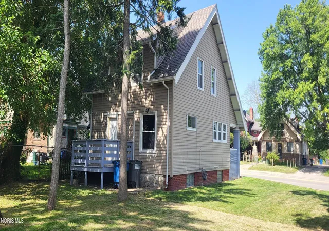 Photo 3 of Single family home for sale at 3402 N Detroit Ave, Toledo, OH 43610 | MLS# 10010018 | Listing updated on 2026-07-03