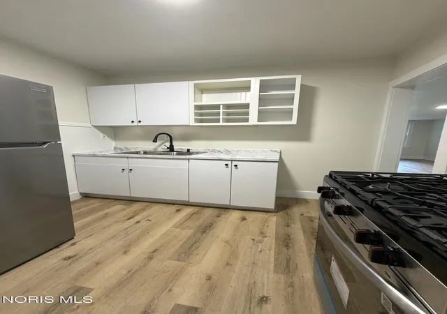 Photo 4 of Single family home for sale at 175 Corinth St, Toledo, OH 43609 | MLS# 10010072 | Listing updated on 2026-08-03