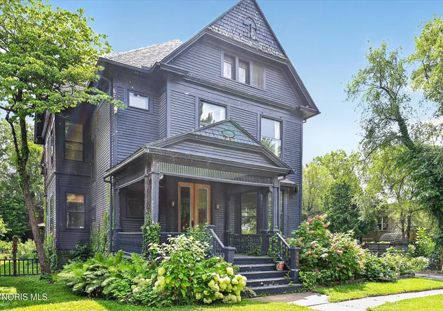 2nd image of 2222 Parkwood Ave, Toledo, OH 43620 | MLS# 10010065