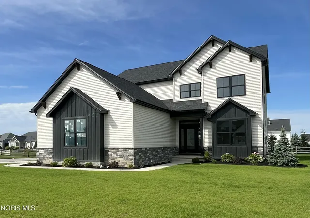 Photo 1 of Single family home for sale at 9510 Rockingham Dr, Whitehouse, OH 43571 | MLS# 10010038 | Listing updated on 2026-10-07