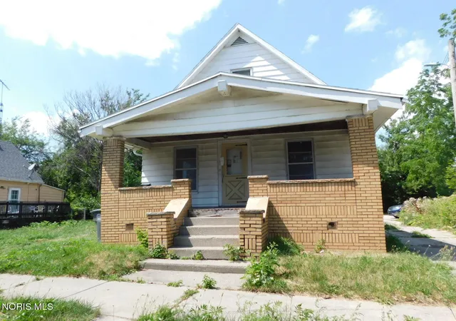 Photo 1 of Single family home for sale at 553 Bronson Ave, Toledo, OH 43608 | MLS# 10010037 | Listing updated on 2026-07-09
