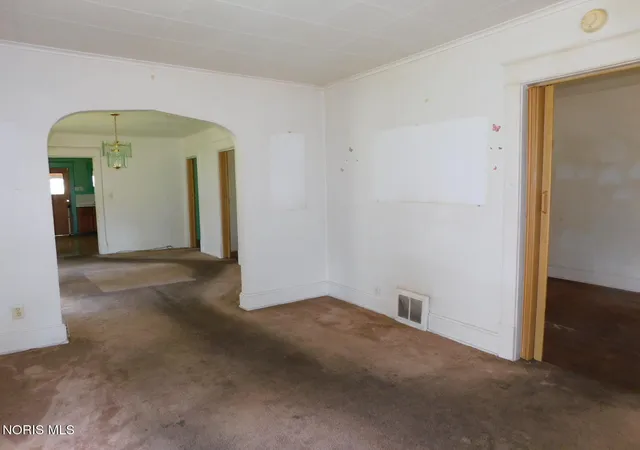 Photo 4 of Single family home for sale at 553 Bronson Ave, Toledo, OH 43608 | MLS# 10010037 | Listing updated on 2026-07-09
