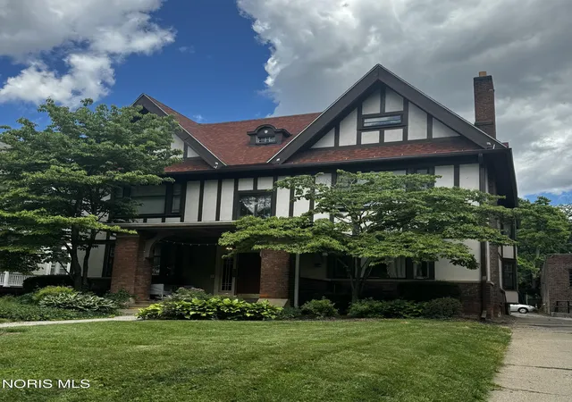 Homes for sale in Toledo, OH | 2222 Scottwood Ave, Toledo, OH 43620 | MLS# 10010047