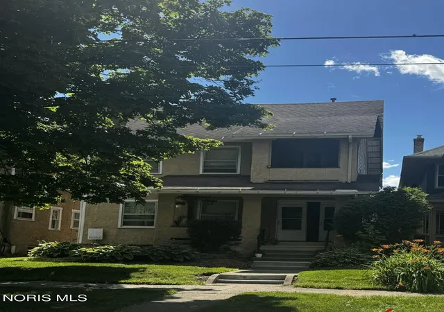 Multi family home for sale at 2445 Parkwood Ave, Toledo, OH 43620 | MLS# 10010056
