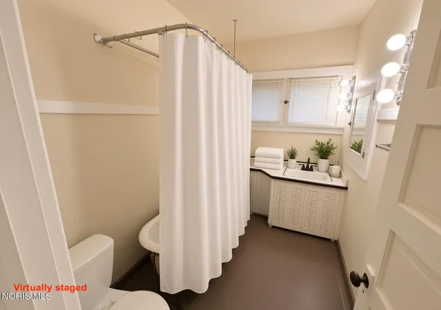 Photo 3 of House for sale at 2445 Parkwood Ave, Toledo, OH 43620 | MLS# 10010056 | Listing updated on 2026-08-30