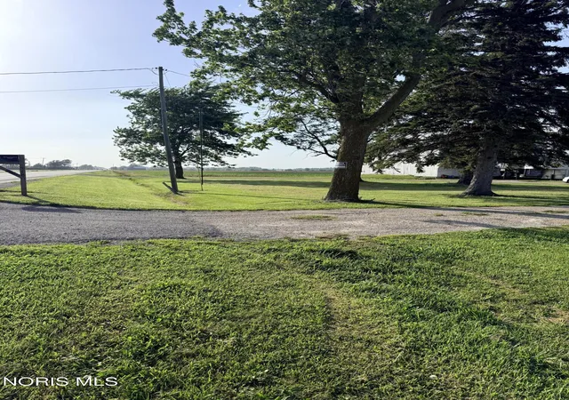 Homes for sale in Gibsonburg, OH | 4180 Us 20, Gibsonburg, OH 43431 | MLS# 10010048