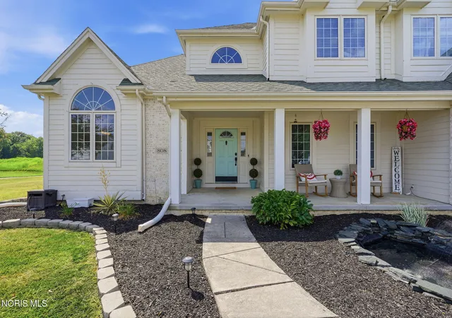 Homes for sale in Bowling Green, OH | 808 Pine Valley Dr, Bowling Green, OH 43402 | MLS# 10010051