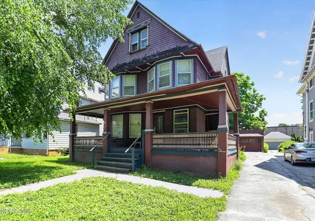 Multi family home for sale at 2268 Parkwood Ave, Toledo, OH 43620 | MLS# 10010052