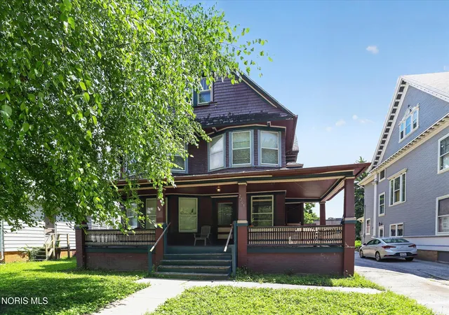 Photo 2 of Multi family home for sale at 2268 Parkwood Ave, Toledo, OH 43620 | MLS# 10010052 | Listing updated on 2026-07-10